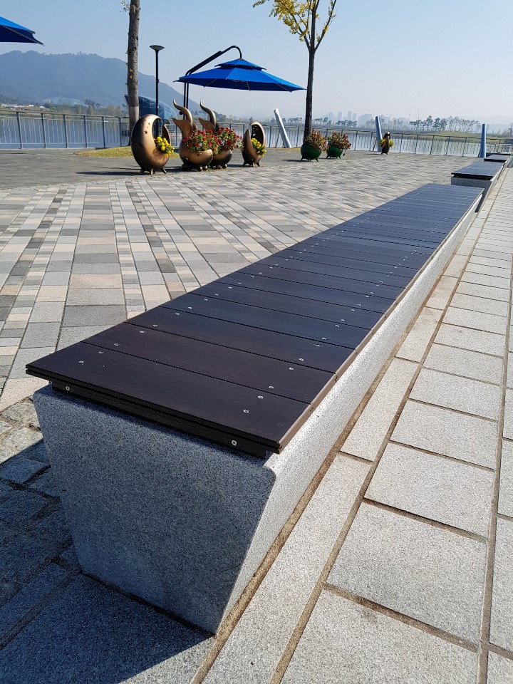 Sejong Lake Park, South Korea with Bamboo Deckings